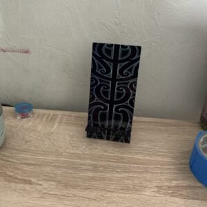 Māori Phone Stand